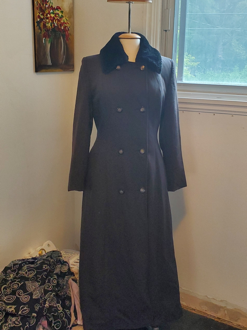 Long Black Double-Breasted Trench Coat with Faux Fur Collar